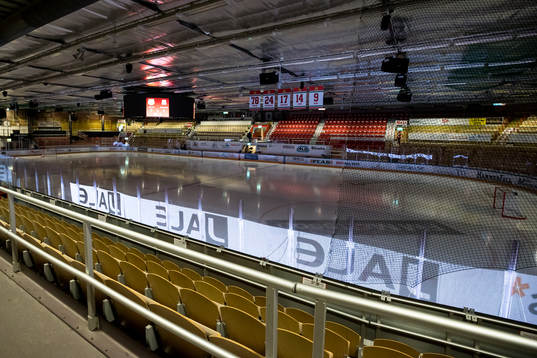 Smidjegrav Arena innan ishockeymatchen i Hockeyallsvenskan