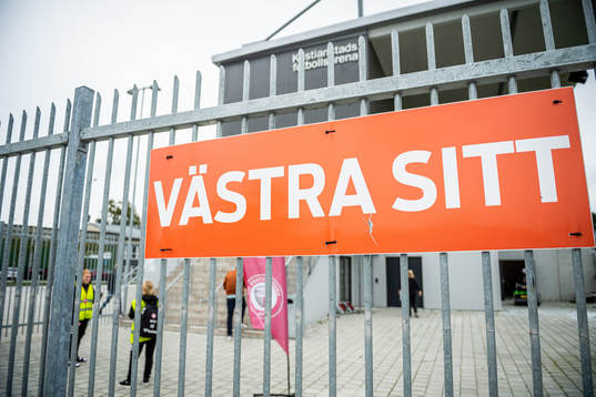 Skylt för ”västra sitt” utanför Kristianstads