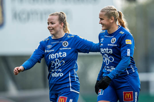Örebros Berglind Ros Augustdottir och Elin Pikkujämsä