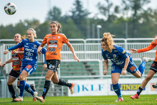 Örebros Jessie Scarpa gör 2-1