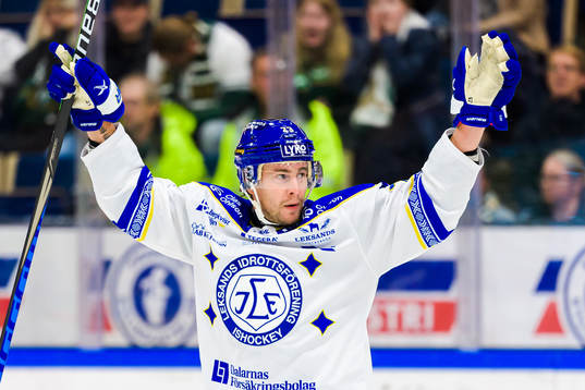 Leksands Mikael Ruohomaa jublar