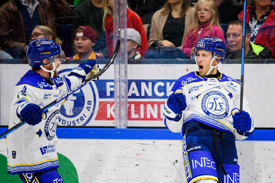 Leksands Oskar Lang och Carter Camper jublar