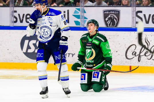Färjestads Albert Johansson deppar