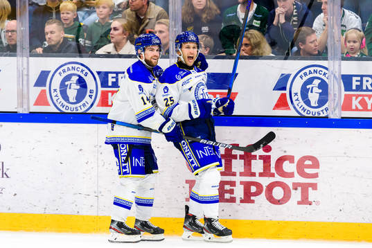Leksands Oskar Lang och Carter Camper jublar