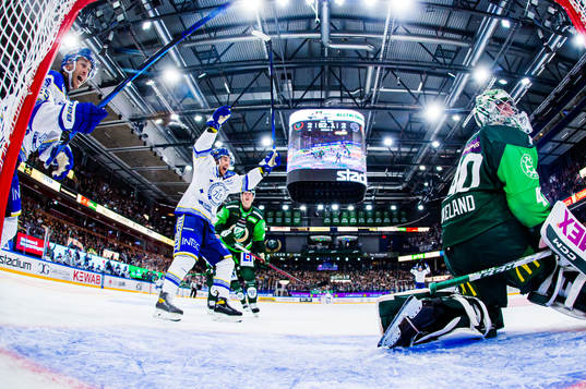 Leksands Carter Camper och Max Veronneau jublar