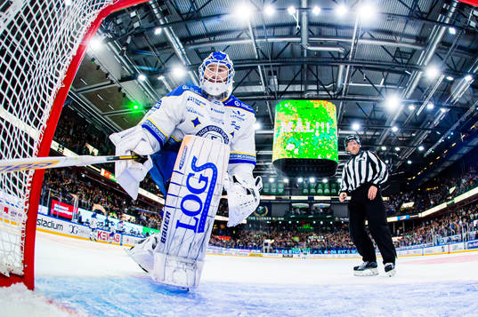 Leksands målvakt Kasimir Kaskisuo deppar