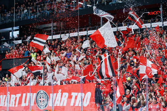 Tifo från Örebro supportrarna