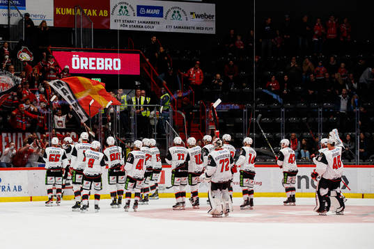 Malmö Redhawks spelare jublar