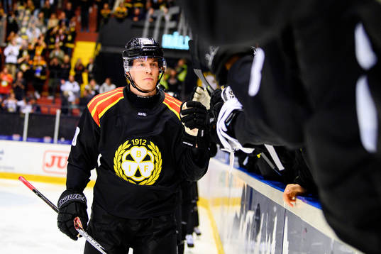 Brynäs Tomi Sallinen jublar