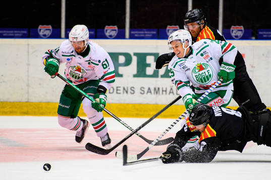 Brynäs John Nyberg och Rögles Tyler Kelleher