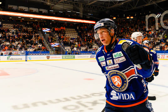 Växjös Richard Gynge jublar