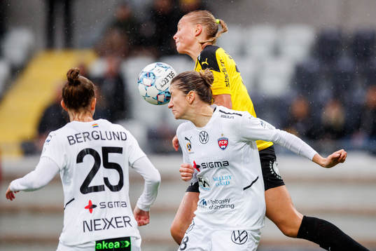 Rosengårds Bianca Schmidt och Häckens Stine Larsen