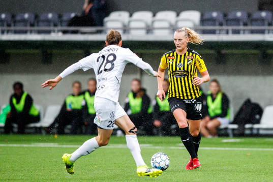 Rosengårds Bianca Schmidt och Häckens Stina Blackstenius