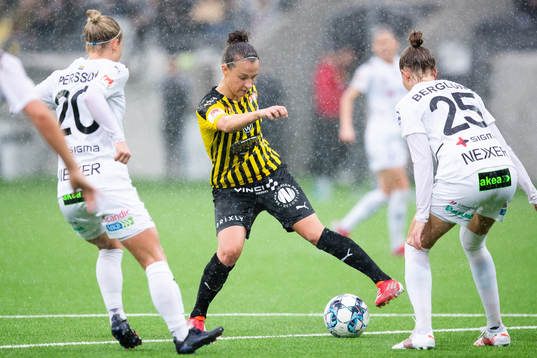 Rosengårds Mia Persson och Emma Berglund mot Häckens