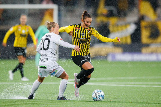 Rosengårds Mia Persson och Häckens Johanna Rytting Kaneryd