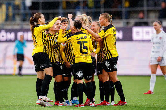 Häckens spelare jublar