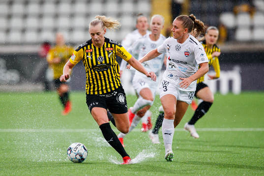 Häckens Stina Blackstenius och Rosengårds Gudrun