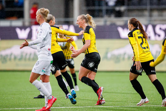 Häckens Stina Blackstenius jublar