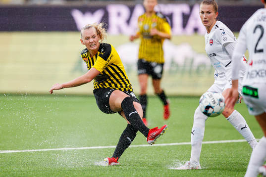 Häckens Stina Blackstenius gör 1-0