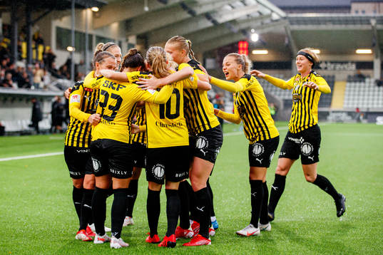 Häckens spelare jublar
