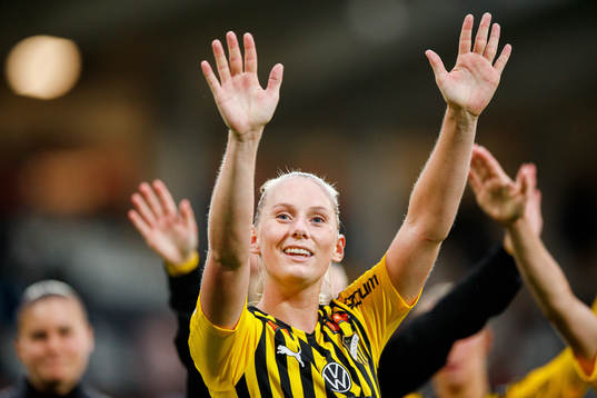 Häckens Stina Blackstenius jublar