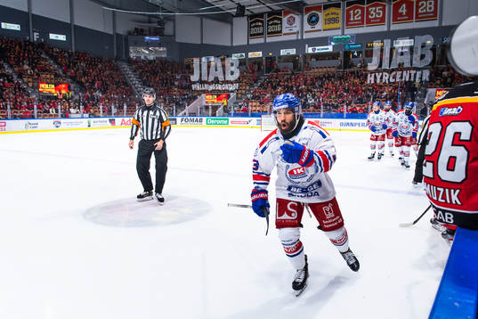 Oskarshamns Cameron Brace jublar