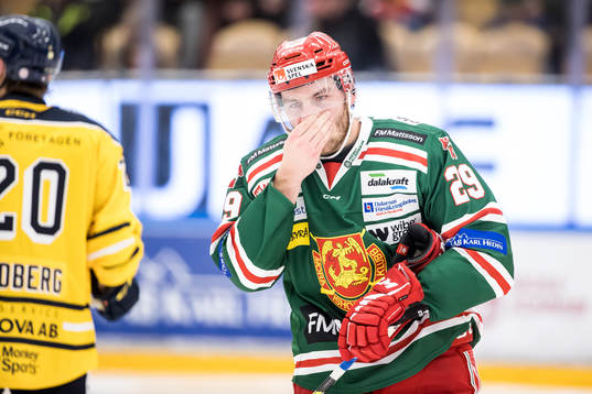 Moras Johan Persson har ont