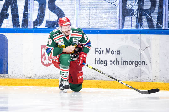 Moras Johan Persson har ont