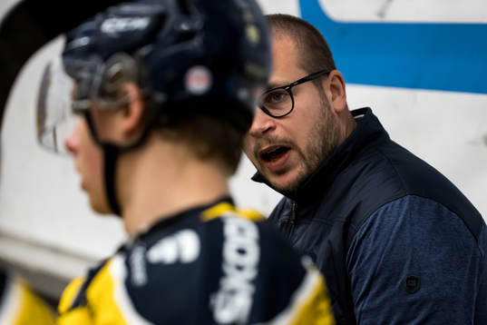 Södertäljes tränare Dennis Bozic