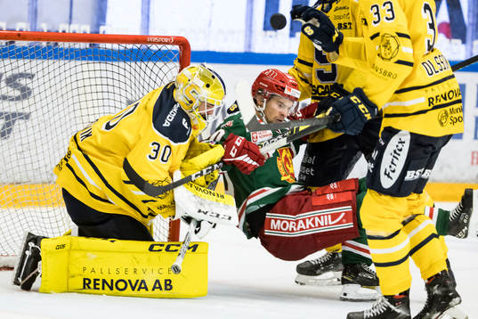 Södertäljes målvakt Fredrik Bergvik och Moras Kalle