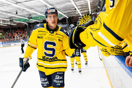 Södertäljes Felix Olsson jublar