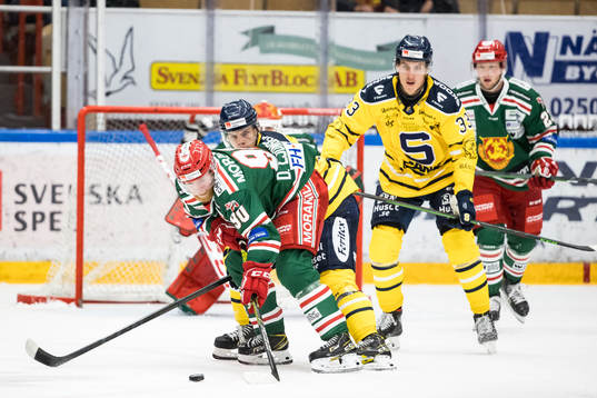 Moras Daniel Ljungren och Södertäljes Felix Olsson
