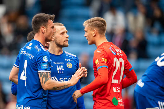 Helsingborgs Dennis Olsson och Sundsvalls Erik Andersson i