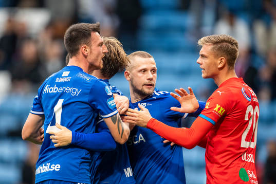 Helsingborgs Dennis Olsson och Sundsvalls Erik Andersson i