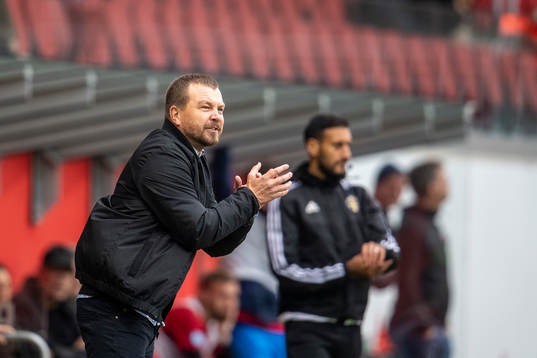 Sundsvalls tränare Henrik Åhnstrand jublar