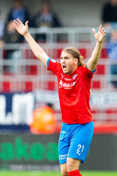 Helsingborgs Charlie Weberg agerar