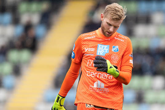 Norrbys målvakt Anton Cajtoft deppar