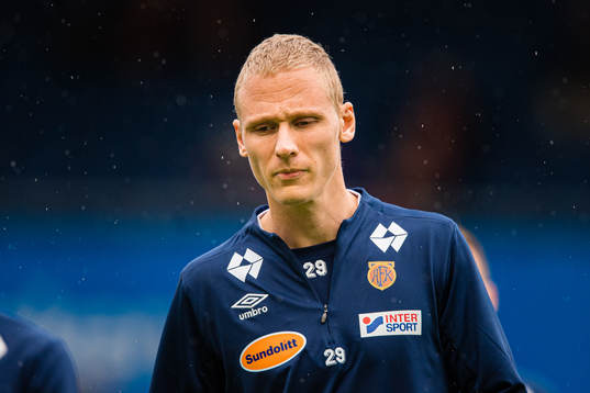Kristoffer Ramos Barmen of Aalesund warms up
