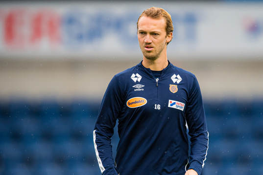Jørgen Hatlehol of Aalesund warms up