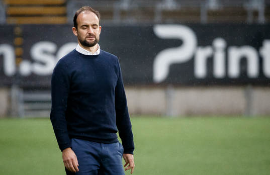 Örebros tränare Vitor Gazimba deppar