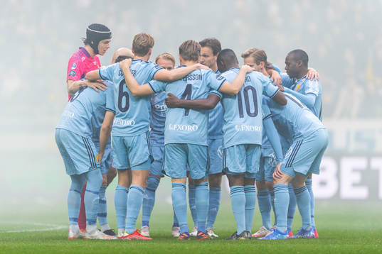 Djurgårdens spelare samlas