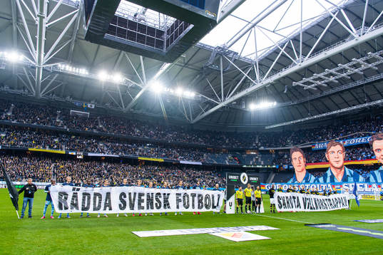 s spelare med banderoller i protest mot villkorstrappan