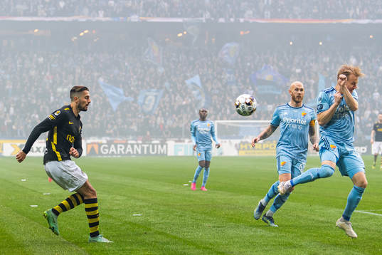 s Alexander Milosevic mot Djurgårdens Magnus Eriksson och