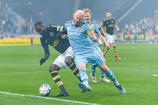 s Henok Goitom och Djurgårdens Magnus Eriksson