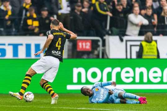 s Sotirios Papagiannopoulos och Djurgårdens Edward Chilufya