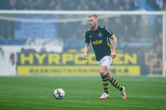 s Sebastian Larsson