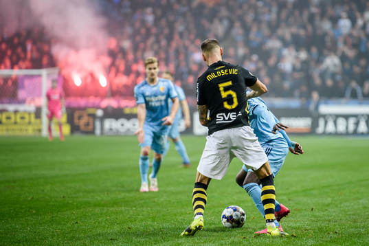 s Alexander Milosevic och Djurgårdens Hampus Finndell