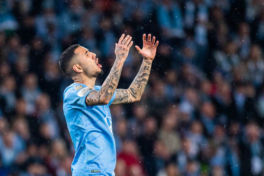 Malmö FFs Sergio Pena deppar