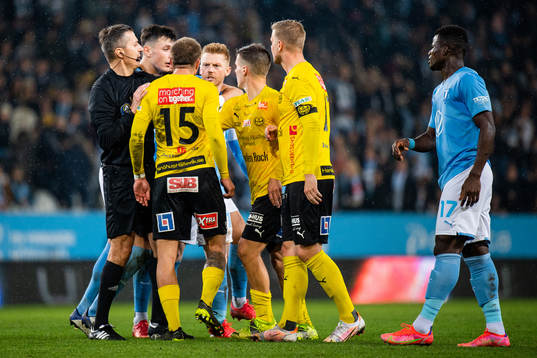 Irriterat mellan Malmö FFs Anders Christiansen och