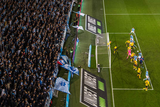 Malmö FFs spelare oroar mot Mjällbys målvakt Carl-Johan